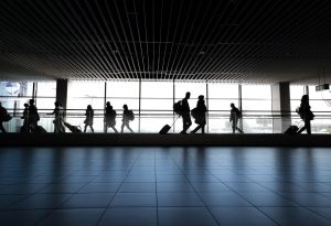 airport-g800686372_1280